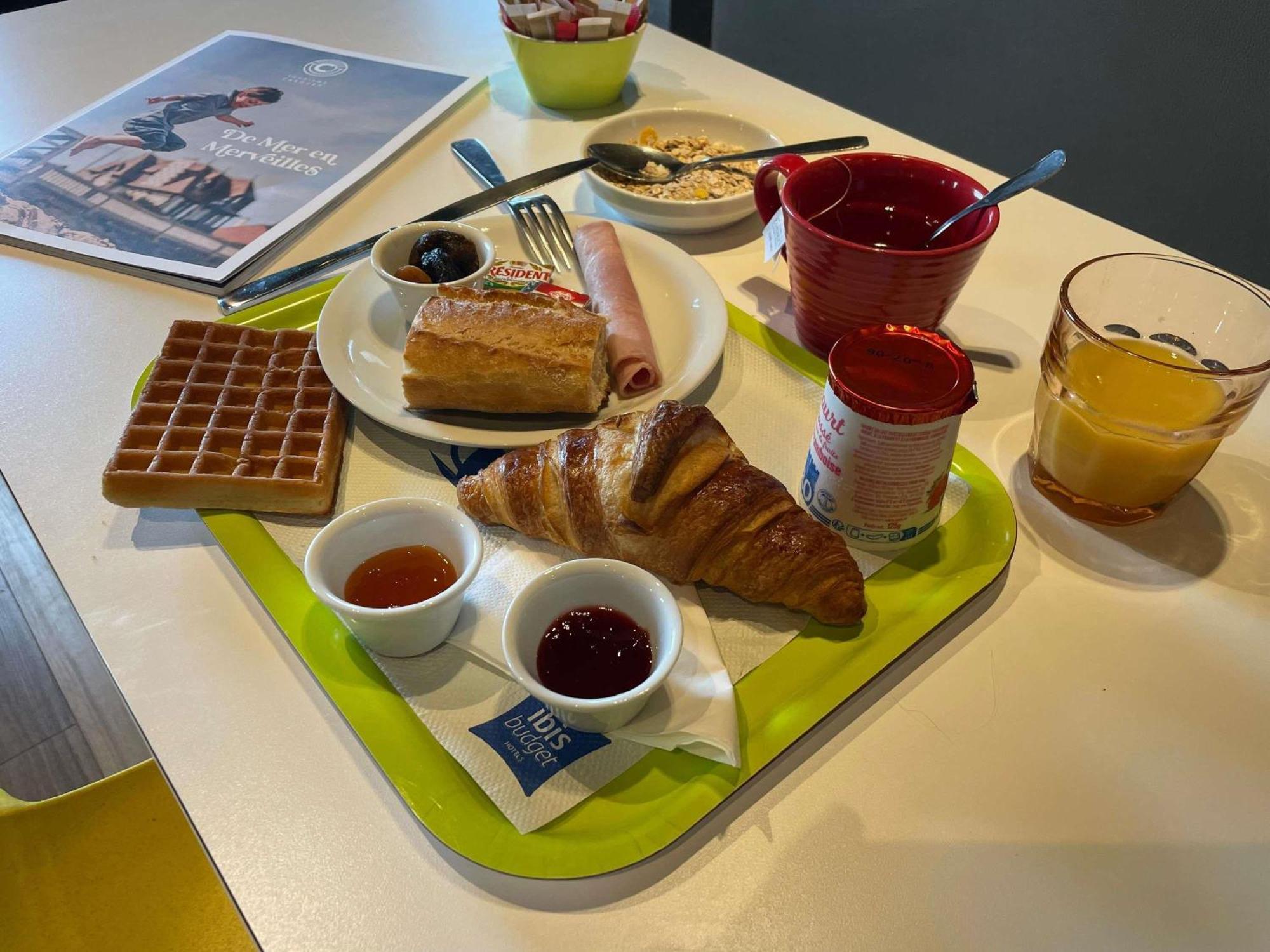 Ibis Budget Cabourg Dives Sur Mer Bagian luar foto