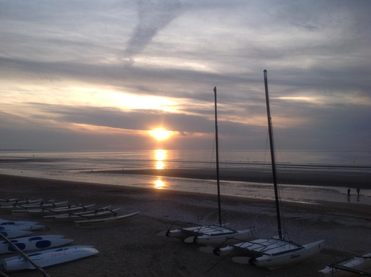 Ibis Budget Cabourg Dives Sur Mer Bagian luar foto